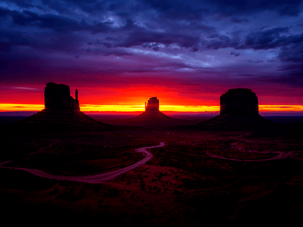 Monument Valley buttes at du