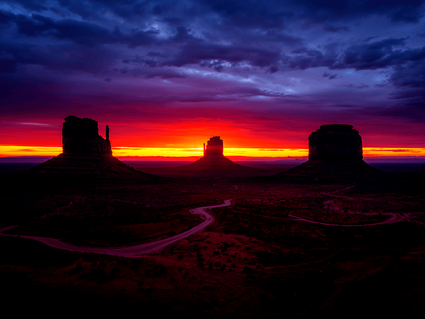 Monument Valley buttes at du